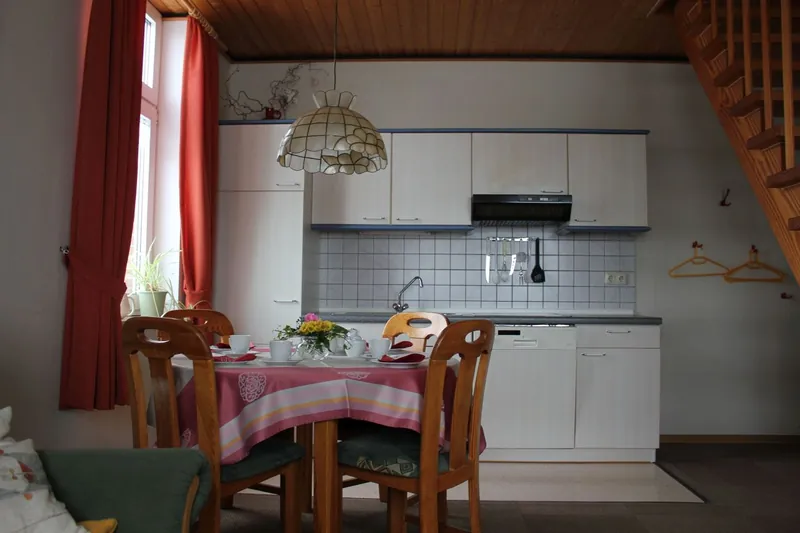 Einbauküche mit Essplatz für die ganze Familie